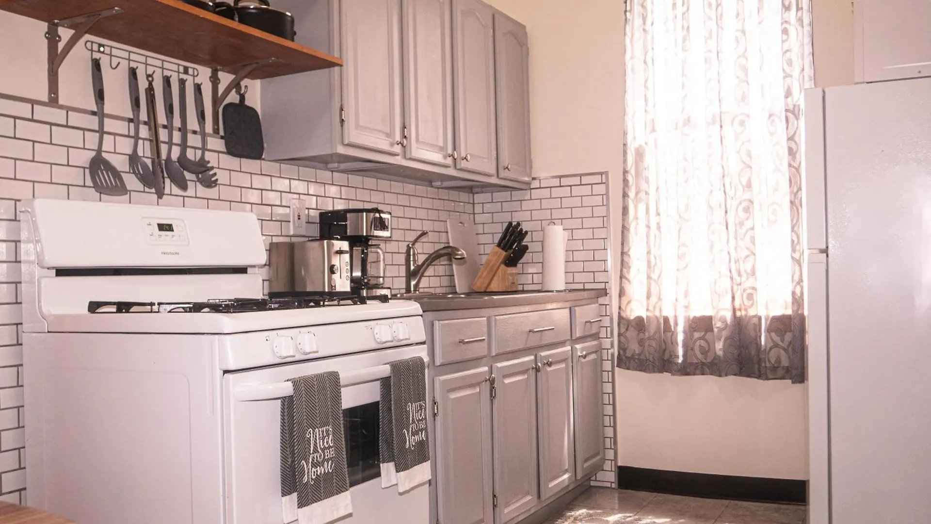 Immaculate Furnished 1-Bedroom Apartment New York 0*,  Stati Uniti