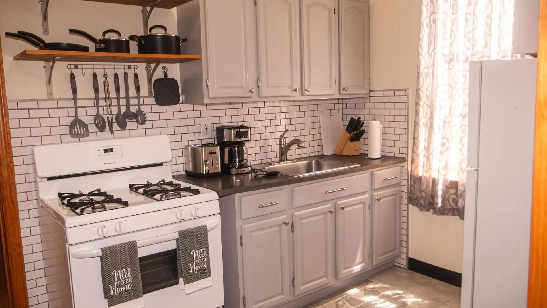 Immaculate Furnished 1-Bedroom Apartment New York